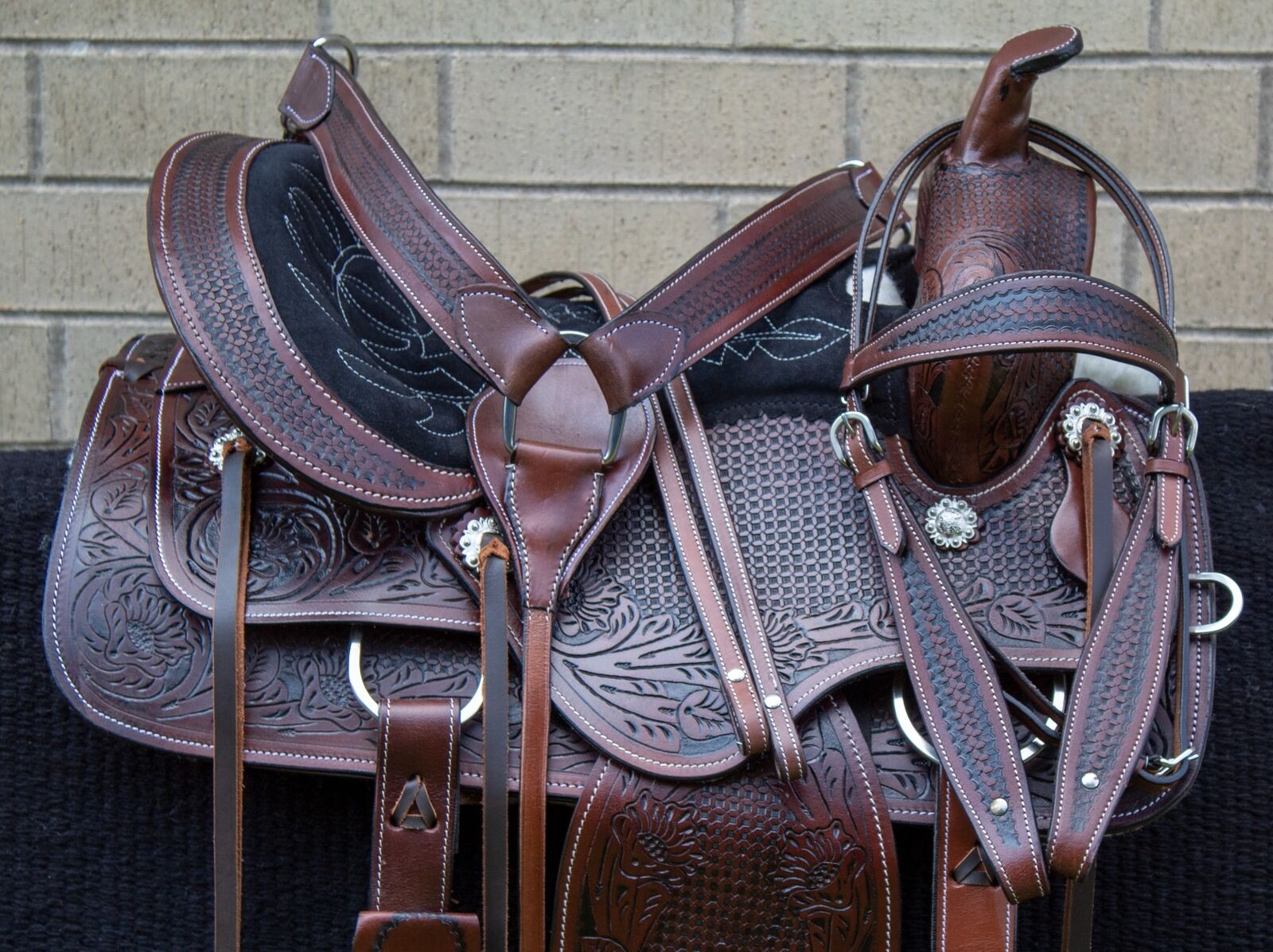 HORSE SADDLE WESTERN USED TRAIL SHOW ANTIQUE CLASSIC LEATHER TACK 16 17