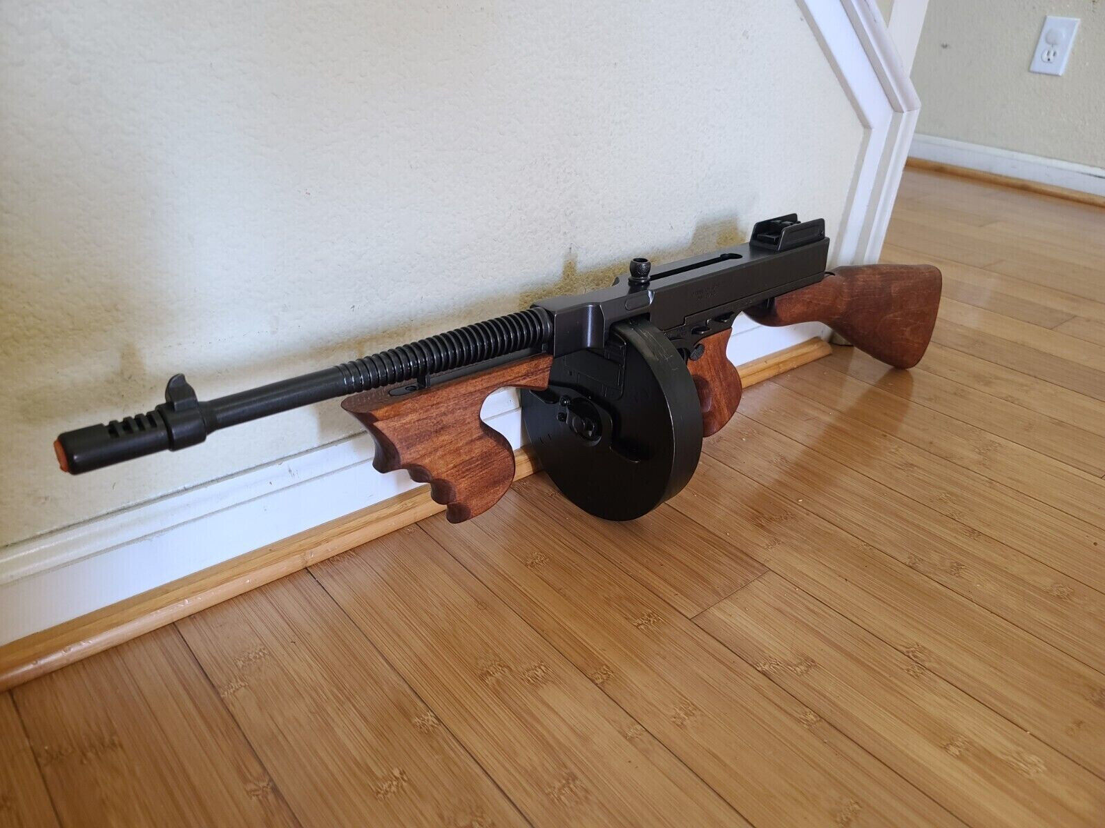 THOMPSON Al Capone tommy gun NON-FIRING SUB-MACHINE GUN 1928 replica in stock